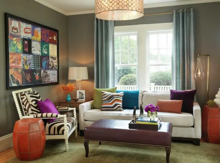 Комбинация мебели в разных стилях и цветах с элементами ретро