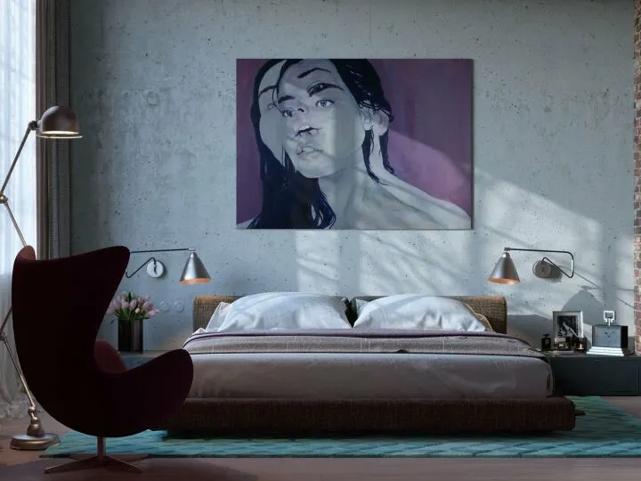 Абстрактное изображение на картине в спальне